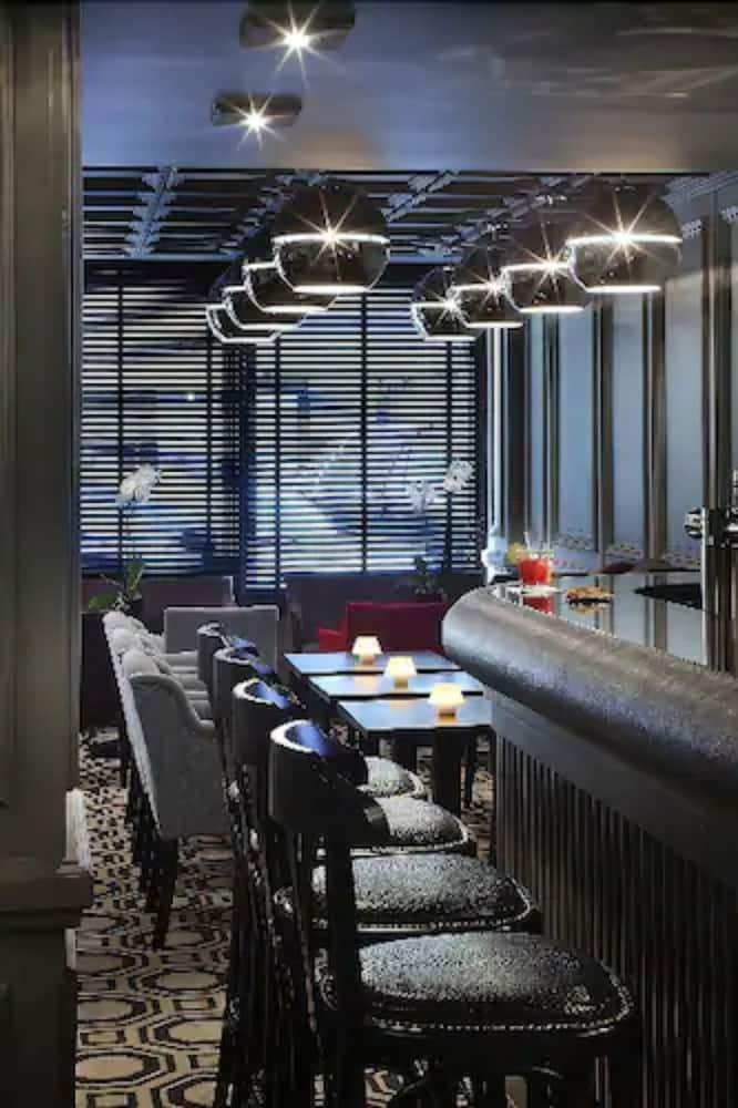 Le Cinq Hyper - Centre Hotel 4*