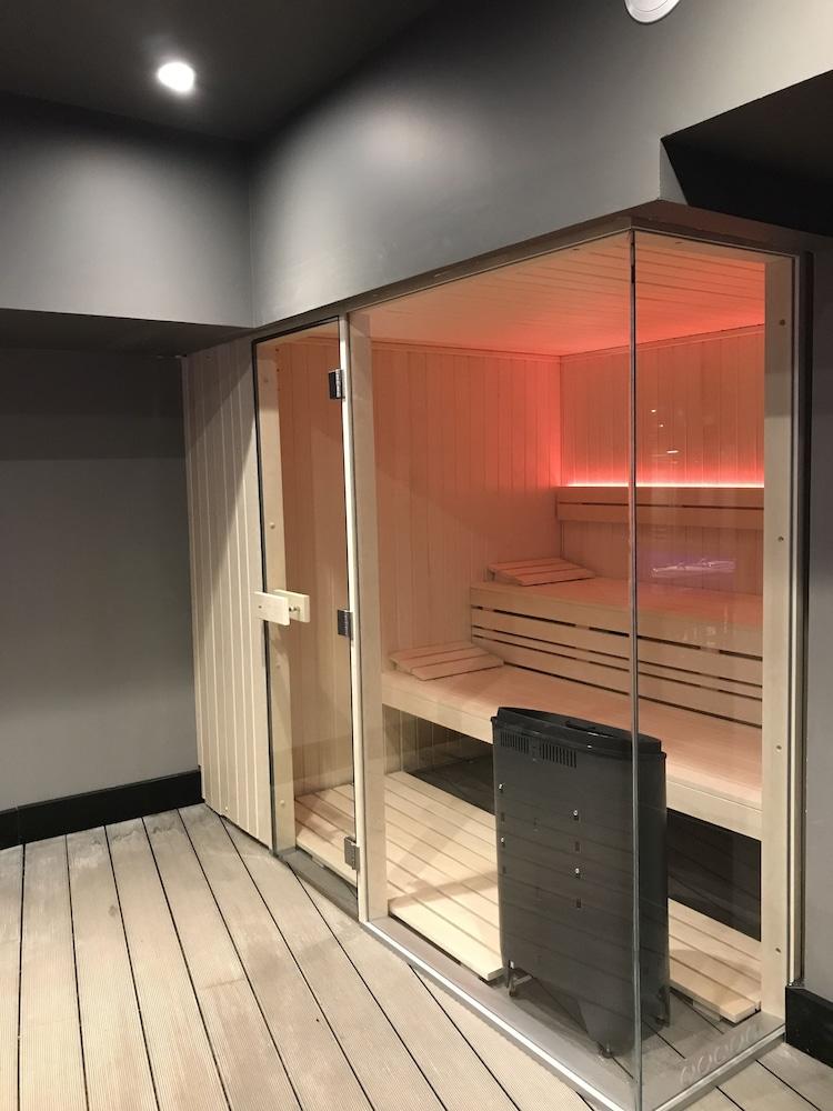 Hotel Le Cinq Hyper - Centre 4*