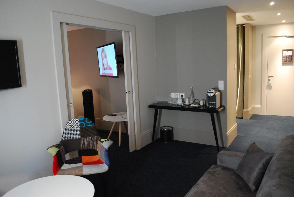 Hotel Le Cinq Hyper - Centre Chambery